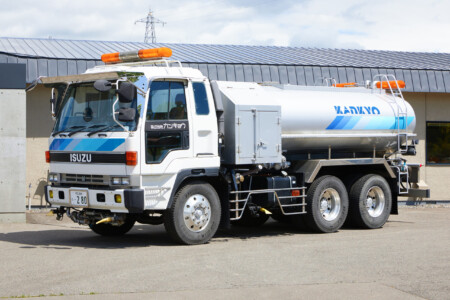 給水車　（NO.280） 最大積載量　8,500㎏ 水道水専用車（後部蛇口付） VC72PROⅢ型 消防ポンプ付 放水圧力　0.7 MPa　放水量　1.29㎥／min