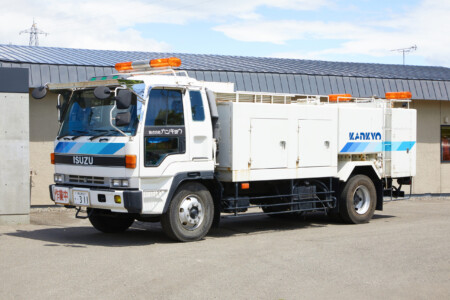 洗浄車　（NO.311） 高圧洗浄措置　235 MPa　283 L／min 超高圧洗浄装置　475 MPa　139 L／min