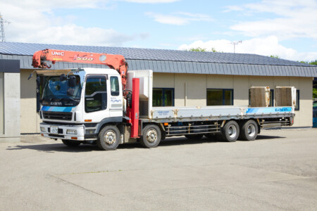 セルフクレーン車 最大積載量　13,400㎏ クレーン4段　2.93 t
